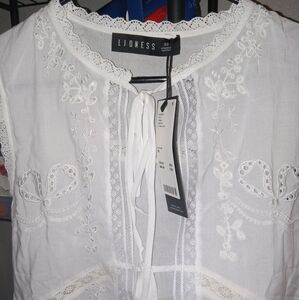 Sleeveless knit blouse